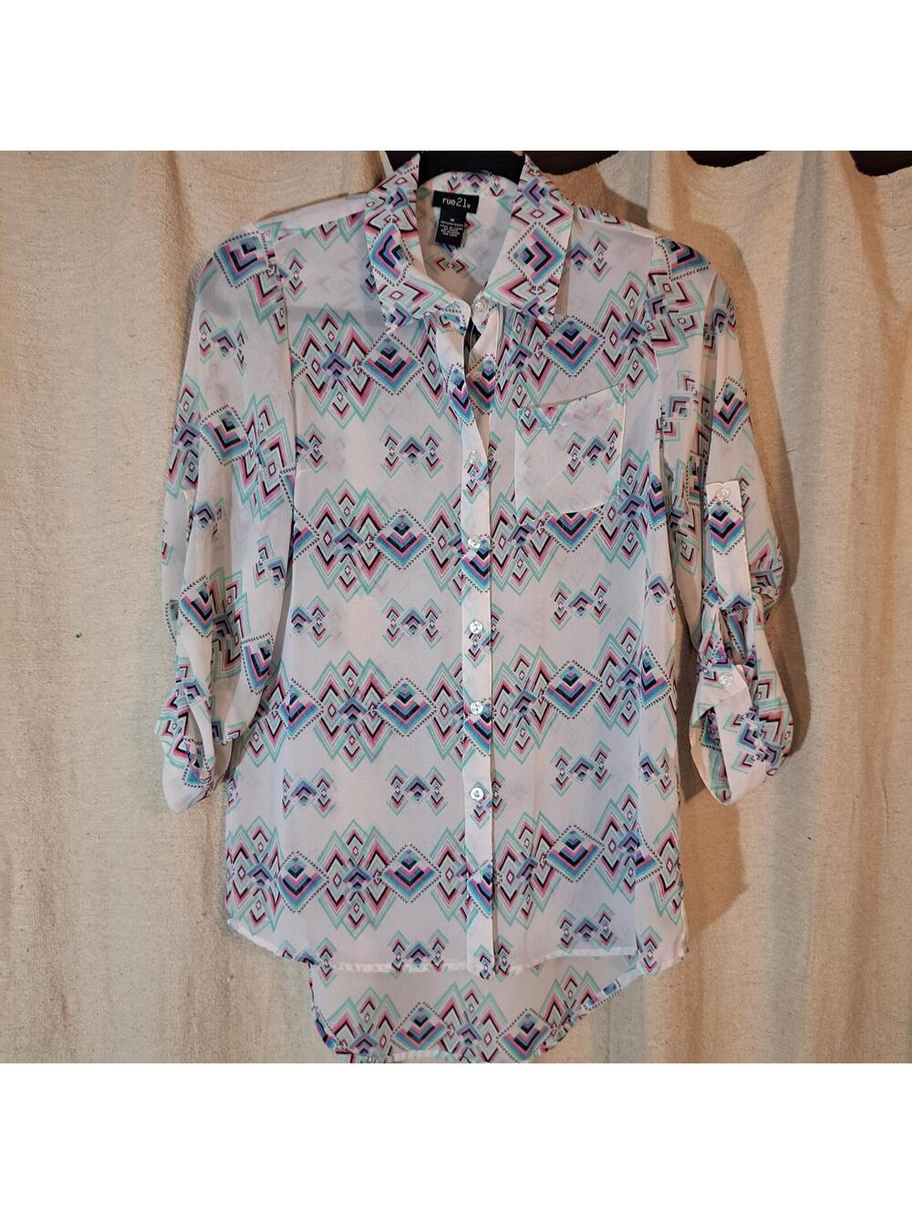 rue21 Medium Size Geometric Pattern Button-Up Shirt
